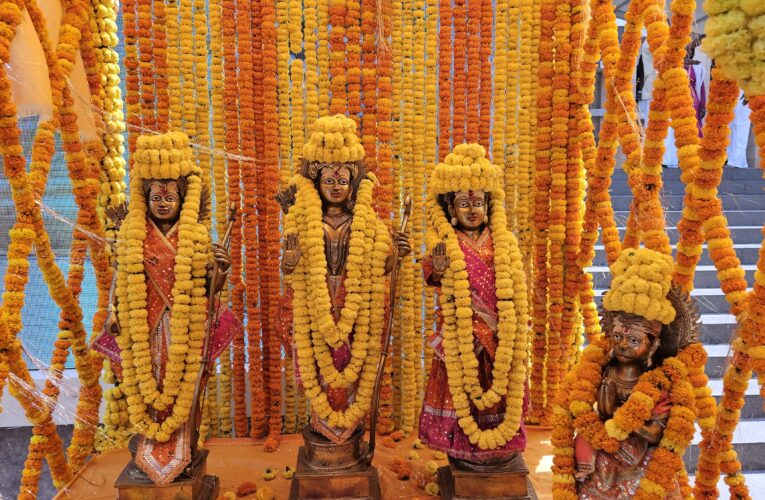 रामनवमी पर श्रद्धालुओं का उमड़ा सैलाब, मंदिरों में गूंजे जय श्रीराम के जयकारे